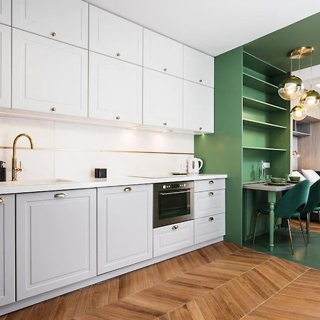 Verdant Oasis - Old Town Studio - By Upstairs Краків Екстер'єр фото